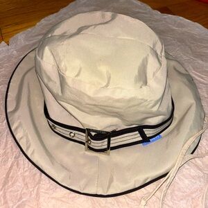 Wallaroo Kids Beige Sun Hat with Contrast Trim